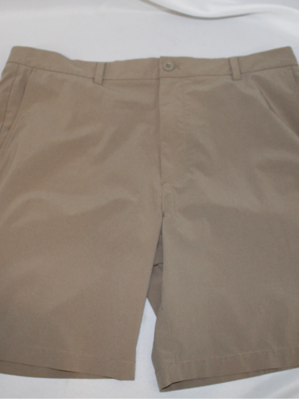 Vineyard Vines Mens Performance Breaker Shorts Khaki Tan Stretch Size 38 Golf